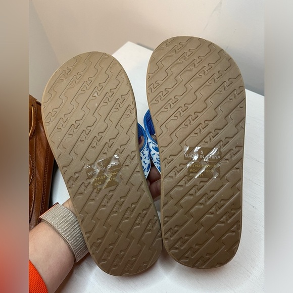 Vineyard Vines Watercolor Whale Blue Thong Flip Flops Sandals sz 5 - Picture 4 of 10